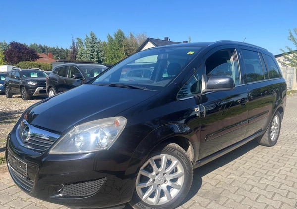Opel Zafira cena 21900 przebieg: 227000, rok produkcji 2010 z Łuków małe 631